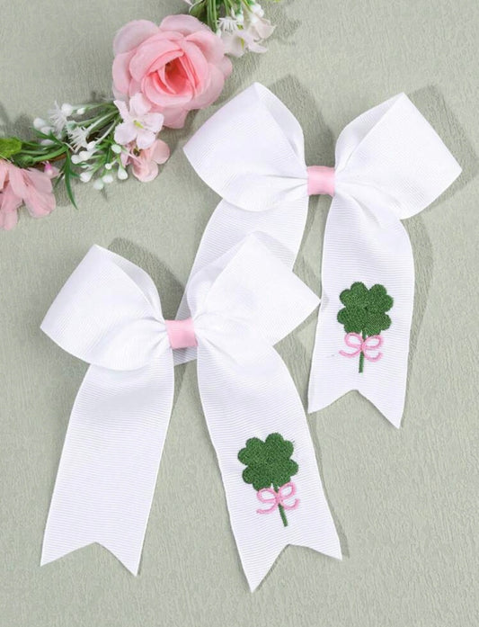 Bow shamrock bows